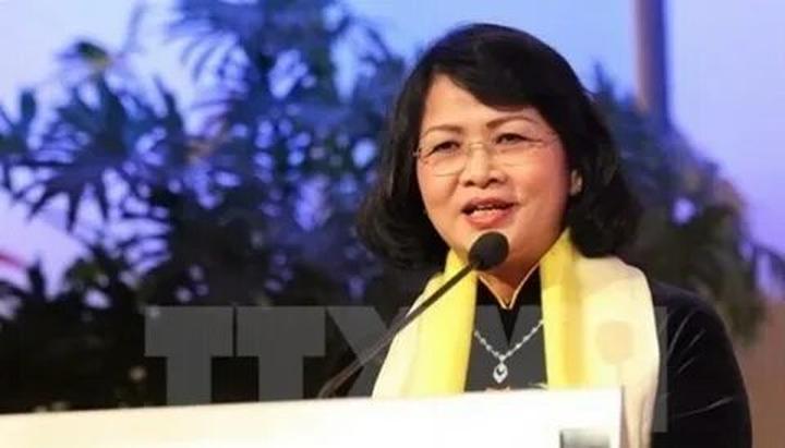 Nội dung: Mùa hè đang đầy vui vẻ với những bức tường nhảy vò đang xu hướng trên mạng